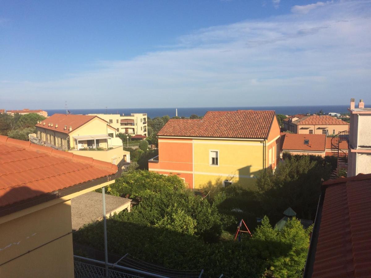 Apartmán A Casa Di Nonna Luciana - Trilocale Con Giardino Ceriale Exteriér fotografie